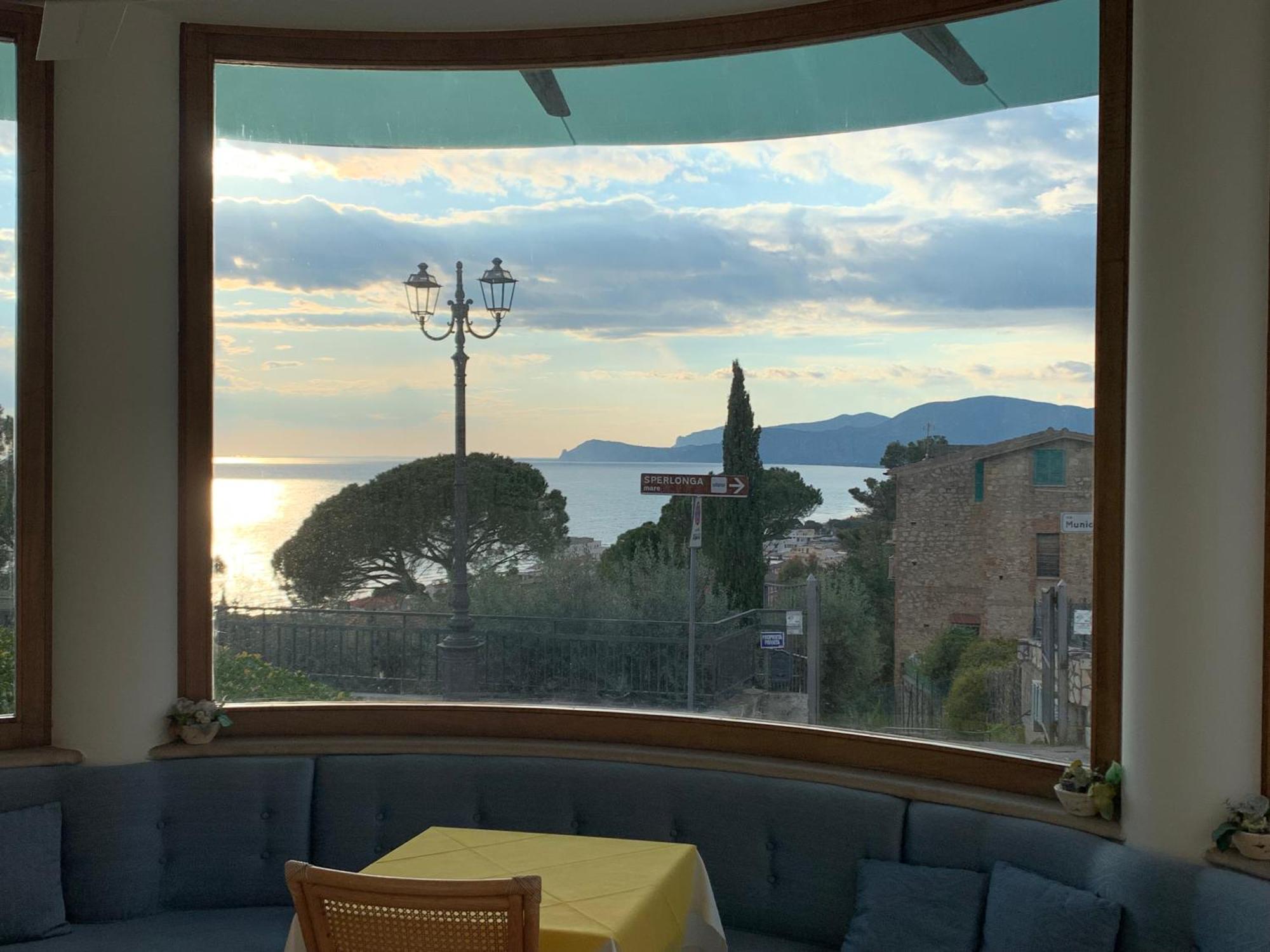 La Conchiglia Hotel Сперлонга Екстериор снимка